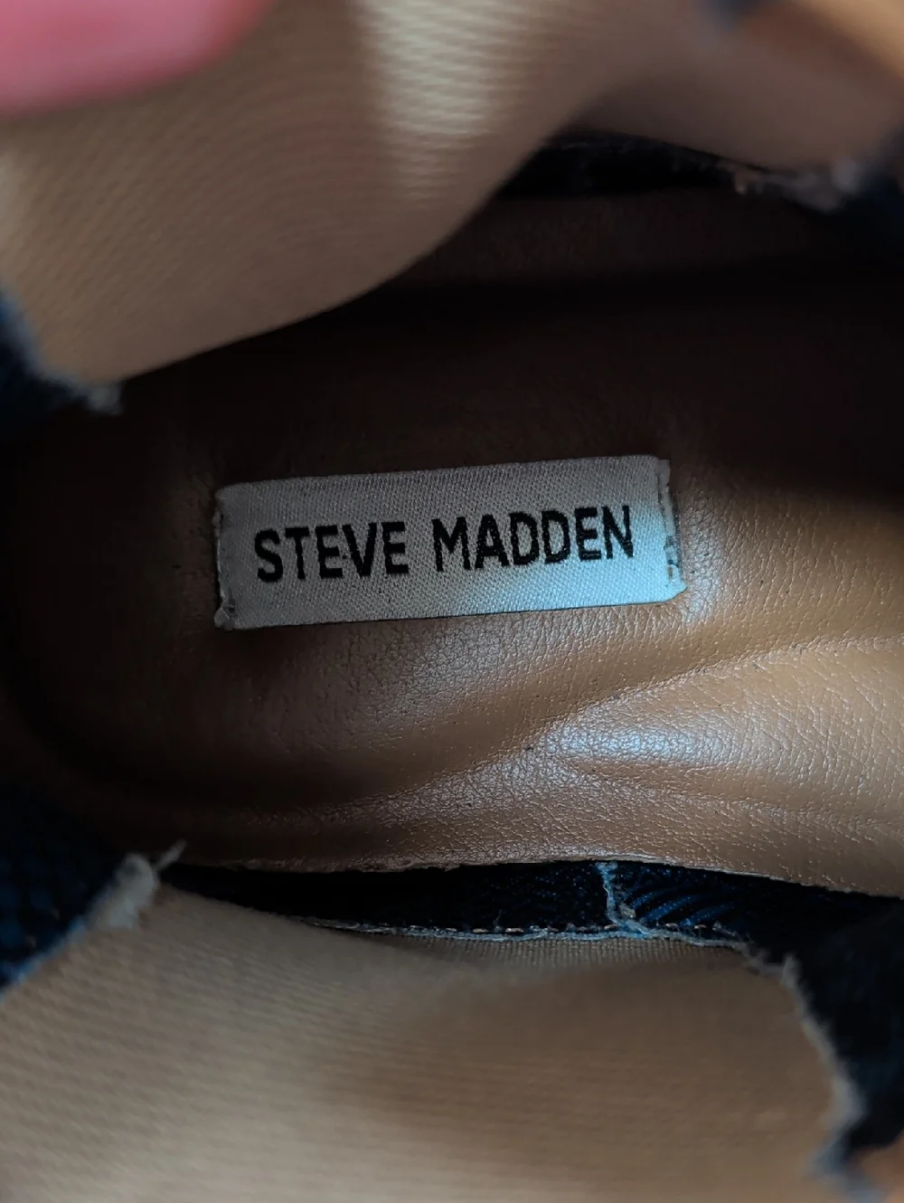 Steve Madden, Highlyte, Tan Suede Ankle Boots. Size 8